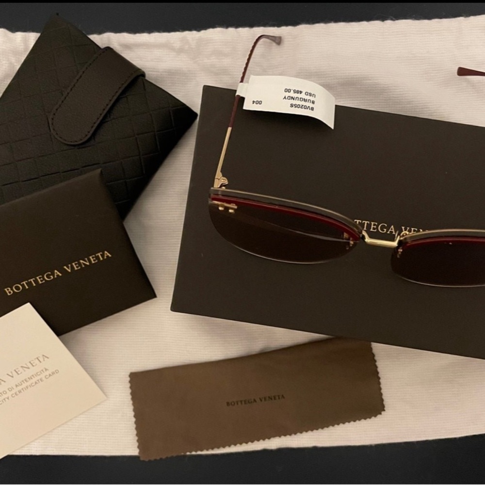 Bottega Veneta Sunglasses. OS. Brown, deep red and gold. Authentic.